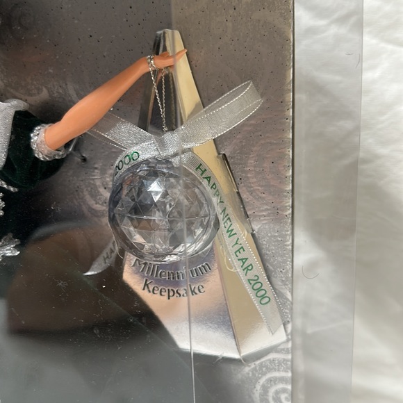 Millennium Princess Teresa barbie doll - Picture 3 of 12